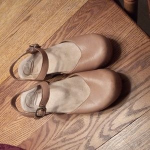 Dansko Tan Sam Clogs Size 37